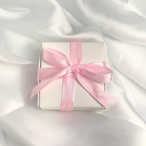 ✨🕯️Chunky Golden Hoop earrings - Picture 3 of 3